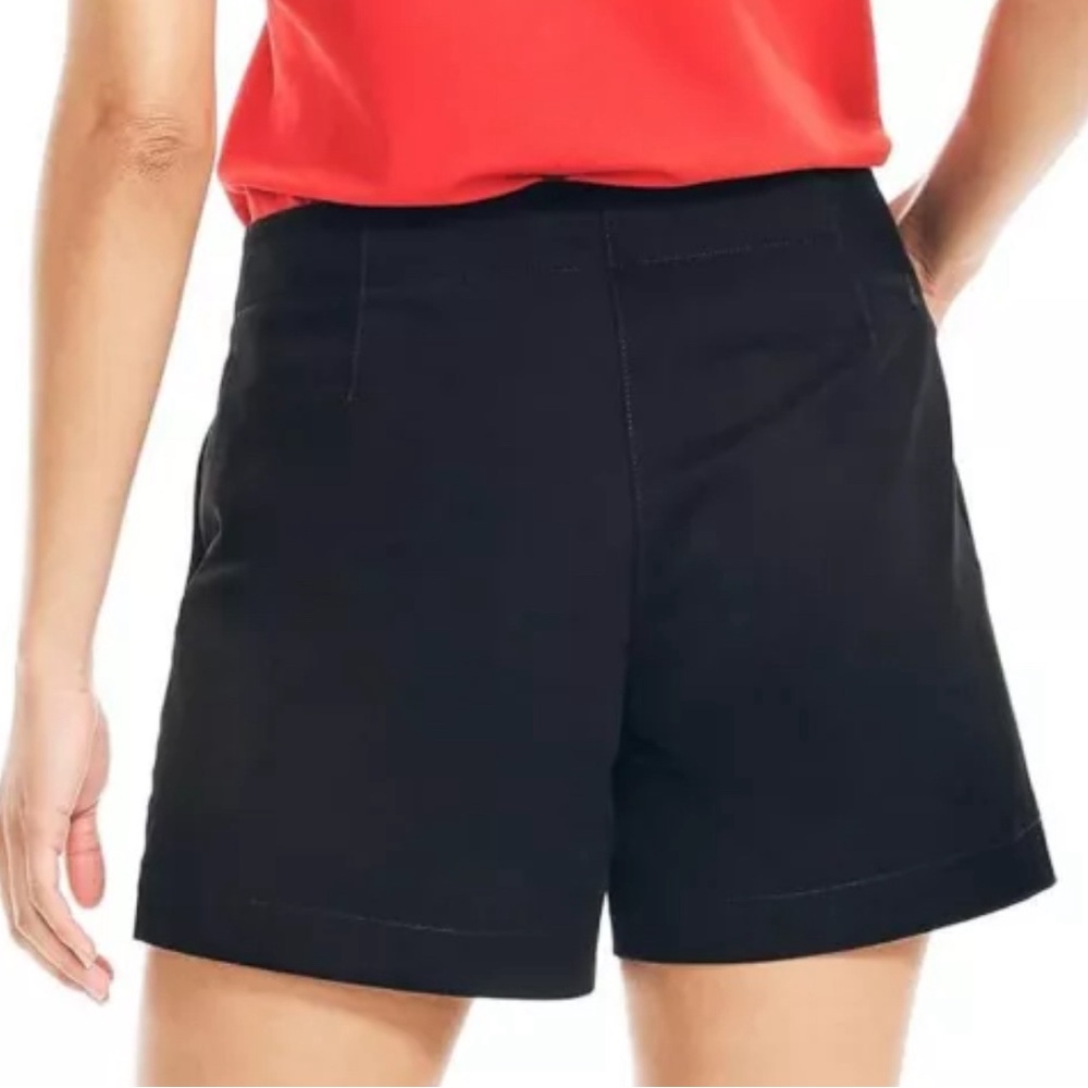 Nautica Ladies’ Twill Shorts - size 10 (inseam 5”)